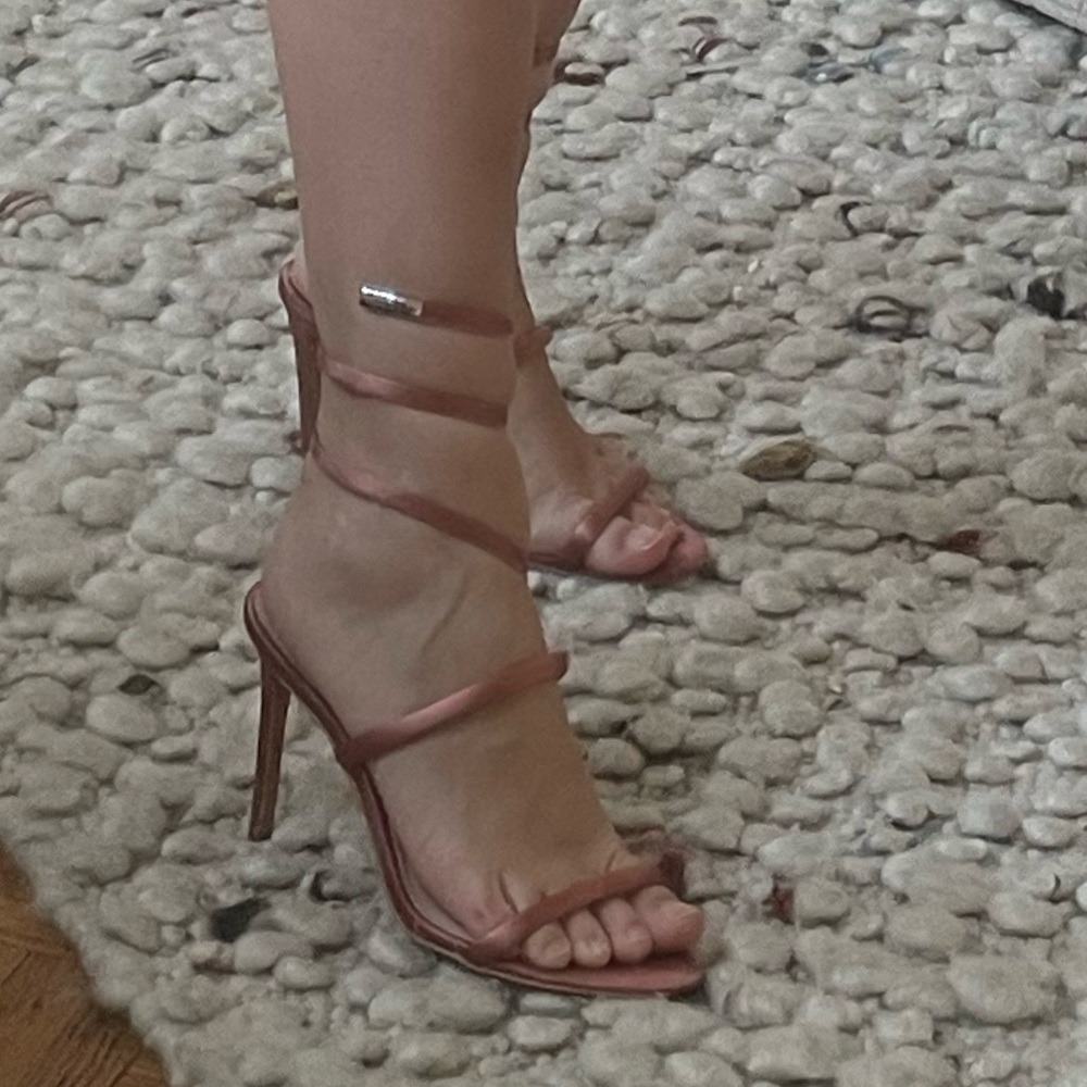 Avec Les Filles Heels